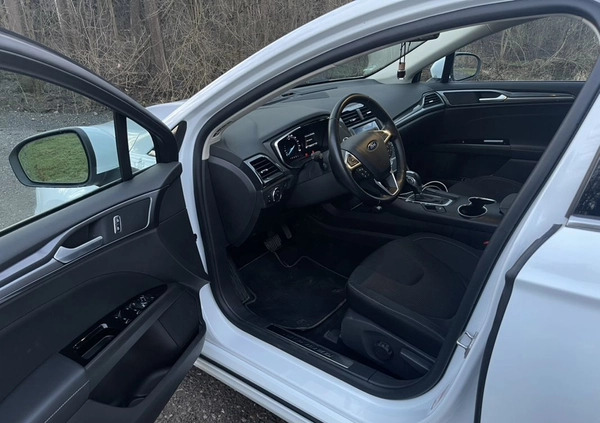 Ford Mondeo cena 93999 przebieg: 62300, rok produkcji 2021 z Kraków małe 46